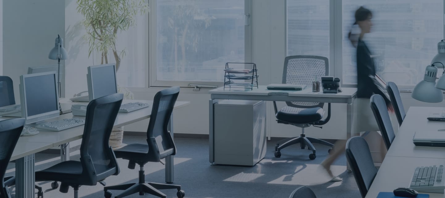 メインビジュアル「オフィスの身だしなみを整え、“活気”と“信頼”を創る。総合クリーニングサービスで快適な空間を創造する、株式会社 エスシーエス」PC表示用